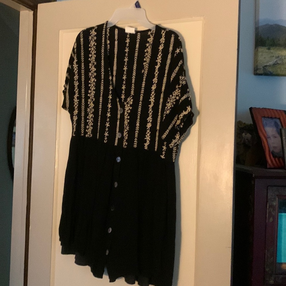 Black tunic w/ pockets